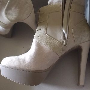Beige boots